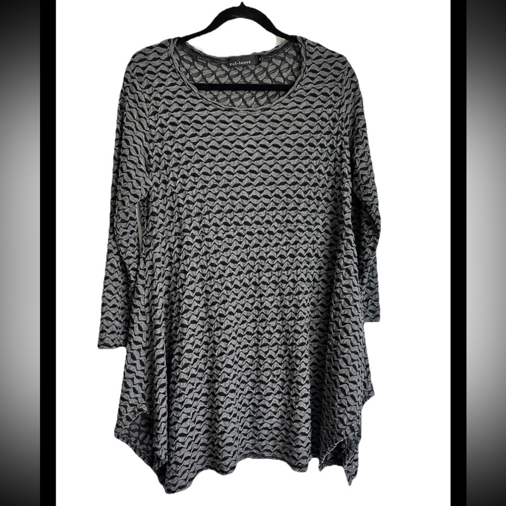 CUT LOOSE Gray Textured Jacquard Lagenlook Tunic Shark Bite Hem Top Sz M